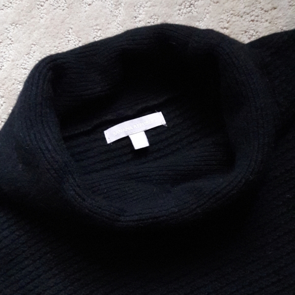 Banana Republic Black Cowl Neck Sweater - Picture 5 of 7